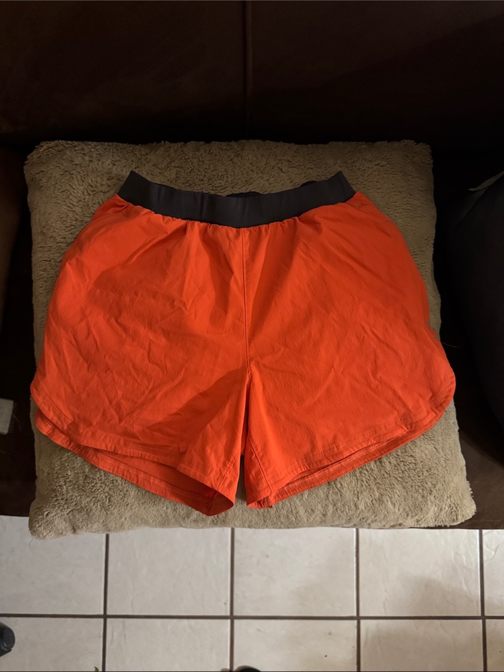 MEN’s Gymshark Orange Athletic Shorts with Black Waistband size SMALL (28-30)